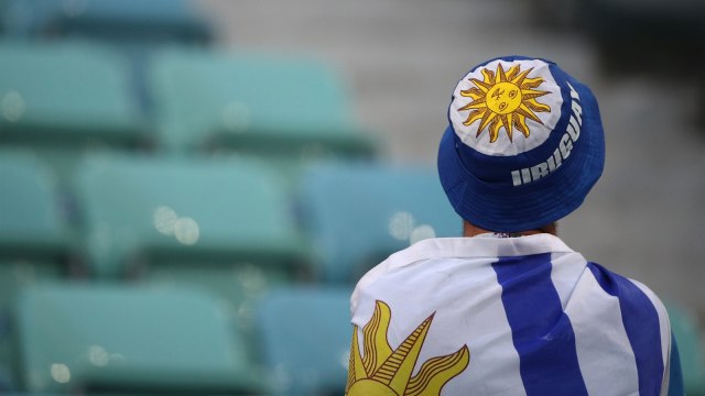 Lengkapan Bola Sepak untuk dijual di Montevideo, Uruguay