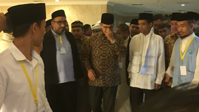 Anies Baswedan dan Abdul Somad. (Foto: Moh Fajri/kumparan)