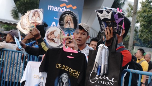 Suasana di depan pintu masuk konser Celine Dion di Sentul (Foto: Helmi Afandi/kumparan)