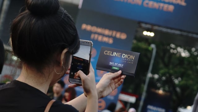 Suasana di depan pintu masuk konser Celine Dion di Sentul (Foto: Helmi Afandi/kumparan)