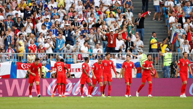Selebrasi gol para pemain Inggris. (Foto: REUTERS/Michael Dalder)