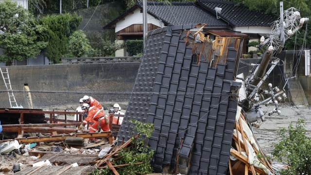 Hujan lebat landa Jepang (Foto: Kyodo/Reuters)