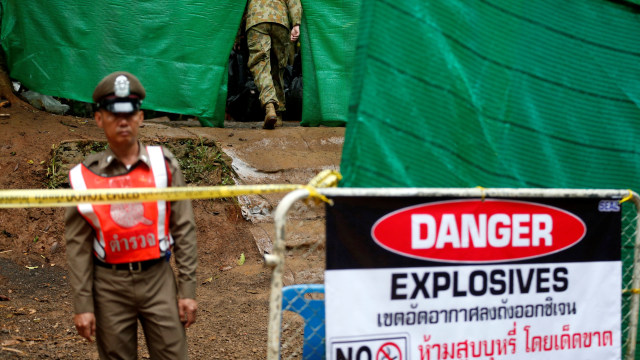 Pencarian Anak yang Terjebak di Gua Thailand (Foto: REUTERS/Tyrone Siu)