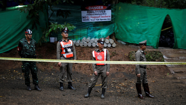 Pencarian Anak yang Terjebak di Gua Thailand (Foto: REUTERS/Tyrone Siu)