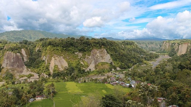 Ngarai Sianok, Sumatera Barat Foto: Wikimedia Commons