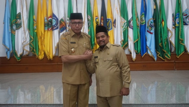 Penjabat Gubernur Aceh, Nova Iriansyah dan Penjabat Bupati Bener Meriah, Sarkawi (Foto: Nugroho Sejati/kumparan)