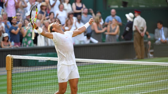Ekspresi kemenangan Nadal. (Foto: REUTERS/Toby Melville)