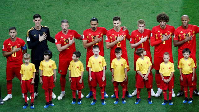 Para pemain Belgia menyanyikan lagu kebangsaan. (Foto: REUTERS/Murad Sezer)