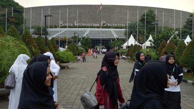 Massa ulama muda pendukung Jokowi padati SICC Bogor. (Foto: Jihad Akbar/kumparan)