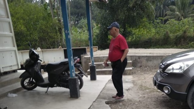 Beredar Foto Koruptor Yusafni Melenggang Santai di Luar Rutan (610931)