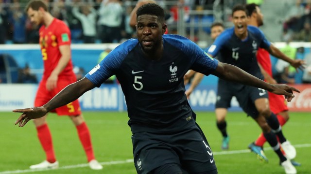 Umtiti rayakan gol ke gawang Belgia. (Foto: REUTERS/Lee Smith)