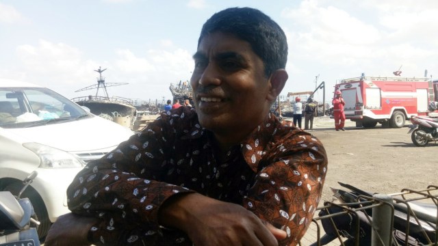 Ketua Ombudsman RI Bali, Umar Ibnu Alkhatab di Dermaga Barat Pelabuhan Benoa.
 (Foto: Cisilia Agustina Siahaan/kumparan)