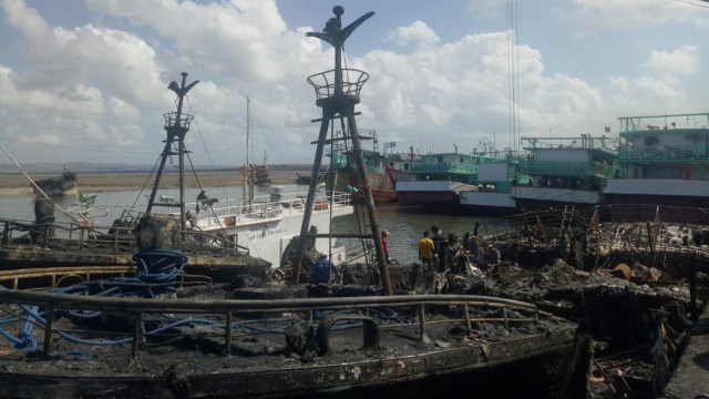 37 kapal terbakar, delapan kapal selamat di Pelabuhan Benoa. (Foto: Cisilia Agustina Siahaan/kumparan)