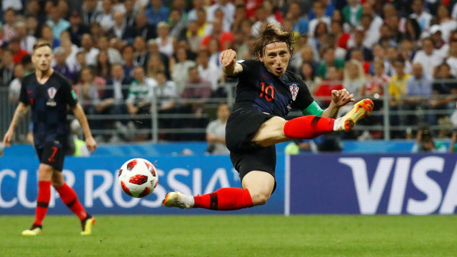 Modric memimpin Kroasia di laga vs Inggris. (Foto: REUTERS/Kai Pfaffenbach)