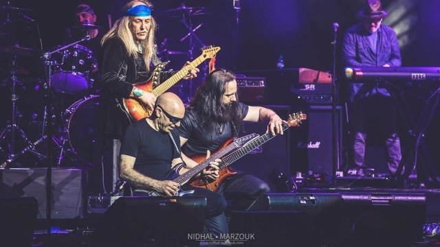 John petrucci bersama G3. (Foto: Instagram/@johnpetrucciofficial)