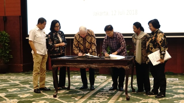 Penandatanganan pokok pokok kesepakatan Divestasi saham PT Freeport Indonesia (Foto: Helmi/kumparan)