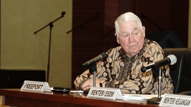CEO PT Freeport Richard Adkerson, saat konferesi pers terkait penandatangan pokok-pokok kesepakatan divestasi saham PT. Freeport Indonesia. (Foto: Helmi/kumparan)