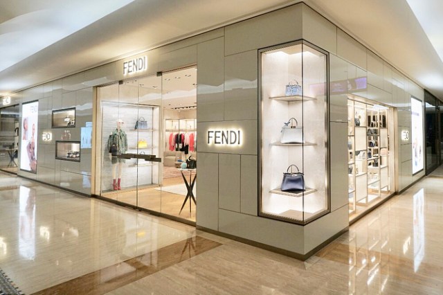 Fendi Plaza Indonesia. Ini merupakan butik pertama Fendi di Tanah Air. (Foto: Dok. Irwan Mussry - Instagram)