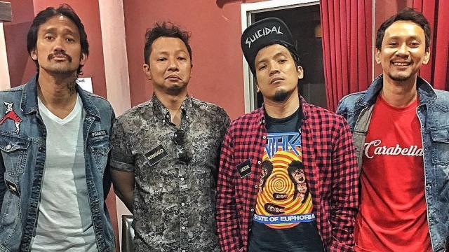Kilas Balik Persahabatan Vincent Desta Dari Band Hingga Presenter Kumparan Com