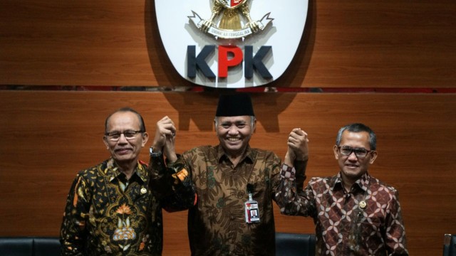Wakil Ketua KY, Mardaman Harahap (kiri), Ketua KPK, Agus Rahardjo (tengah), dan Ketua KY, Jaja Ahmad Jayus di Gedung KPK. (Foto: Nugroho Sejati/kumparan)