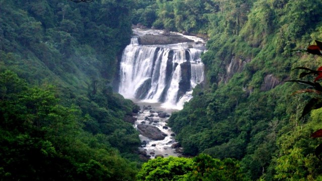 Curug Malela, Bandung. (Foto: Flickr/safwan21)