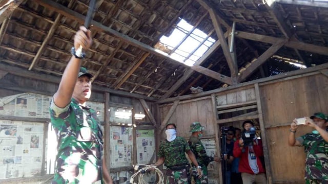 TNI AD Renovasi Rumah Zohri di Dusun Karang Pengsor, Kecamatan Pemenang, Kabupaten Lombok Utara, NTB.  (Foto: Dok TNI AD)