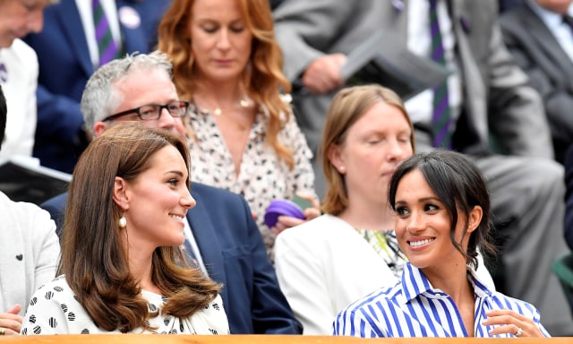 Kate Middleton dan Meghan Markle di Wimbledon (Foto: REUTERS/Toby Melville)