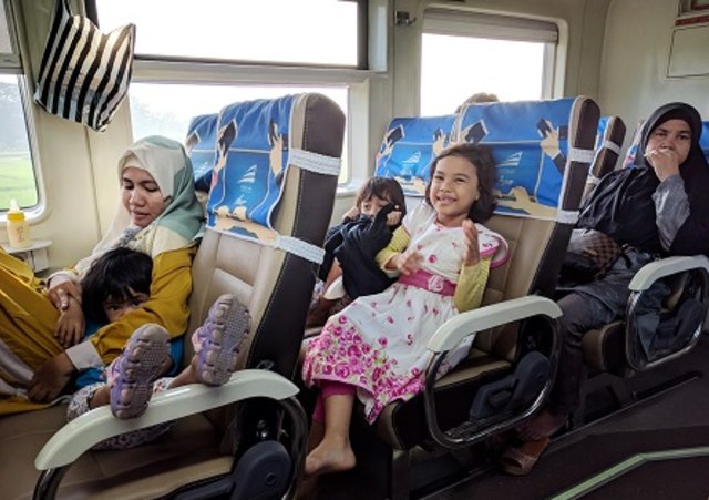 Pengalaman Pertama Mudik ke Kebumen Naik Kereta Api (32038)