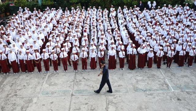 Suasana SDN Jati Padang 01 di hari pertama masuk sekolah. (Foto: Irfan Adi Saputra/kumparan)