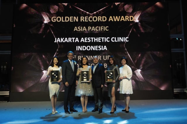 JAKARTA AESTHETIC CLINIC SABET TIGA PENGHARGAAN DARI GOLDEN RECORD AWARD