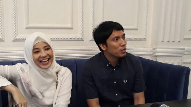 Natasha Rizky dan Desta di Harlequin Bistro, Kemang, Mampang, Jakarta Selatan, Minggu (15/7). (Foto: Adinda Githa/kumparan)