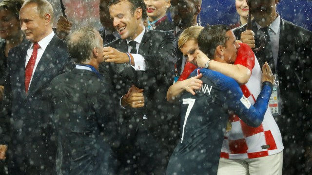 Presiden Kroasia Kolinda Grabar-Kitarovic di Final Piala Dunia 2018 (Foto: REUTERS/Darren Staples)