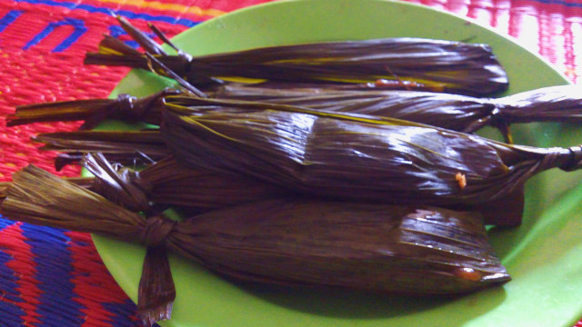 Cimpa, kue tradisional Karo (Foto: Helinsa Rasputri/kumparan)