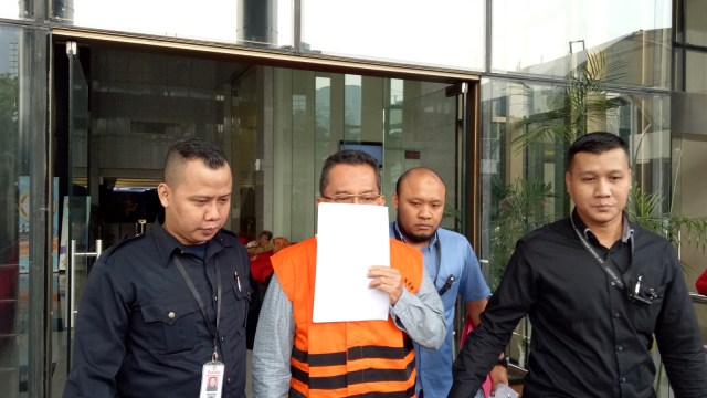 Arifin nainggolan, tersangka anggota DPRD Sumatera Utara ditahan KPK (Foto: Aprilandika Pratama/kumparan)