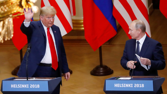 Pertemuan Donald Trump dan Vladimir Putin di Helinski (Foto: REUTERS/Leonhard Foeger)