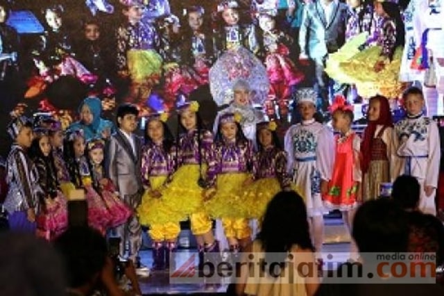 Risma Berharap Peserta Cross Culture Festival Betah di Surabaya