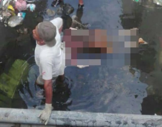 Heboh Mayat Seorang Wanita Ditemukan di Sungai Jalan Karya Timur