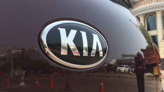 Logo Kia (Foto: Aditya Pratama Niagara/kumparanOTO)