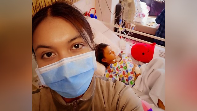 Anak Denada dirawat karena sakit kanker darah. (Foto: Instagram/@risna_ories )