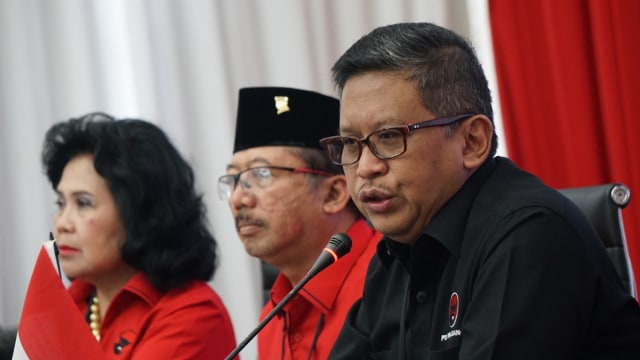 Konpers PDIP terkait pendaftaran calon legislatif di DPP PDIP, Jakarta. (Foto:  Fanny Kusumawardhani/kumparan)