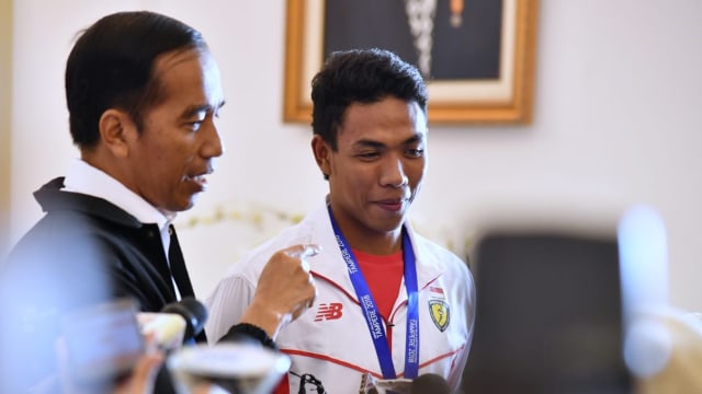 Presiden Jokowi menerima Lalu Muhammad Zohri di Istana Bogor. (Foto: Dok. Biro Pers Setpres)