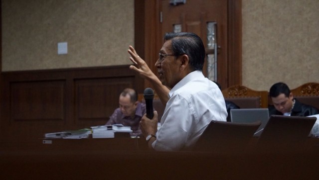 Mantan Wakil Presiden Boediono bersaksi dalam kasus dugaan korupsi BLBI di Pengadilan Tipikor Jakarta. (Foto: Fanny Kusumawardhani/kumparan)
