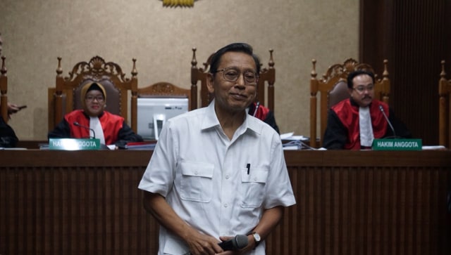 Boediono saat bersaksi dalam sidang lanjutan Syafruddin Temenggung di Pengadilan Tipikor, Jakarta, Kamis (19/7). (Foto: Fanny Kusumawardhani/kumparan)