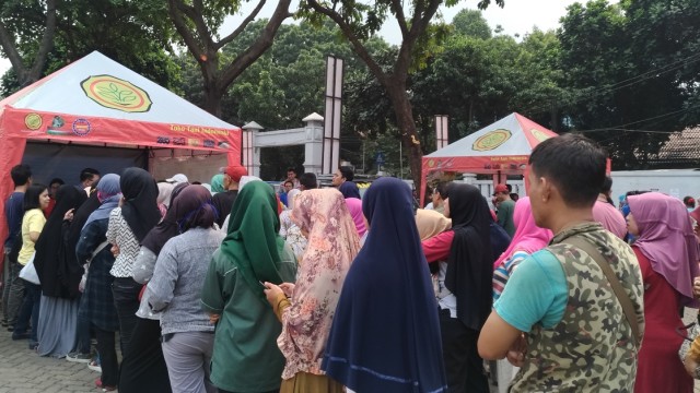 Antrean Panajang di Pelataran Kementerian Pertanian, Jakarta Selatan (Foto: Abdul Latif/kumparan)