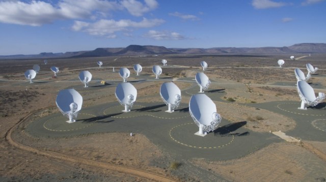 Teleskop radio MeerKAT di Afrika Selatan. (Foto: SKA Africa)