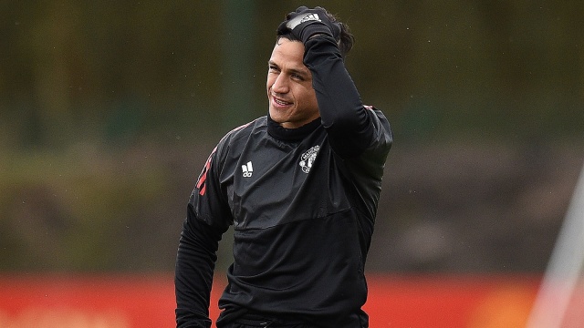 Alexis Sanchez di sebuah sesi latihan Manchester United. (Foto: AFP/Oli Scarff)