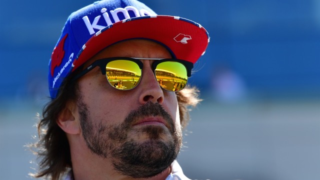 Fernando Alonso berpose di GP Inggris. (Foto: AFP/Andrej Isakovic)