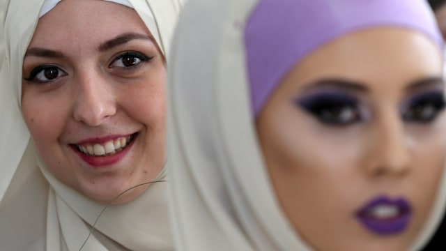 Pernikahan Massal Muslim di Bosnia (Foto: REUTERS/Dado Ruvic)