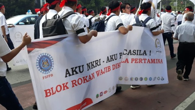 Long March Aksi Damai Bela Pertamina (Foto: Ema Fitriyani/kumparan)