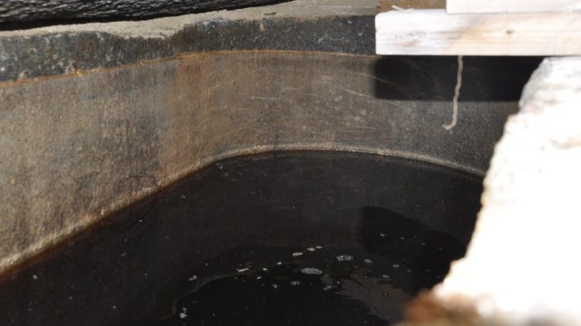 Air got di dalam sarkofagus. (Foto: Kementerian Benda Bersejarah Mesir)